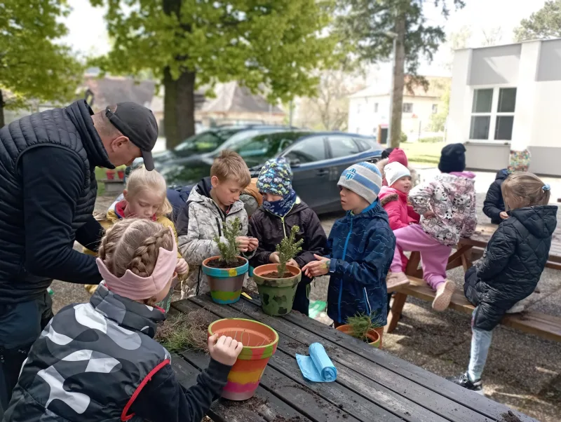 Den Země v Domečku I.