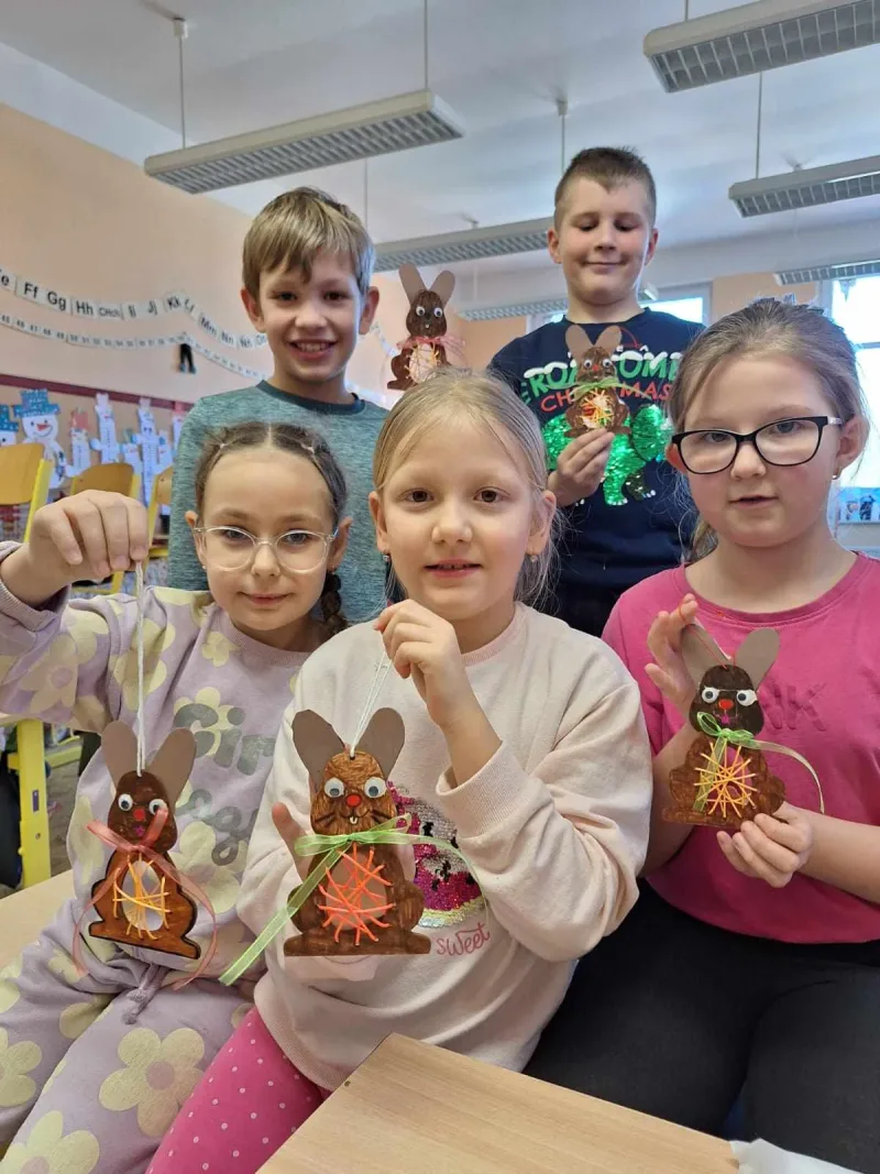 19. 2. 2025 LITERÁRNĚ VÝTVARNÉ KROUŽKY, Komárov