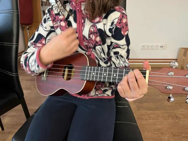 12. – 13. 1. 2024 Přespáčko a práce ve skupinách – Hra na ukulele