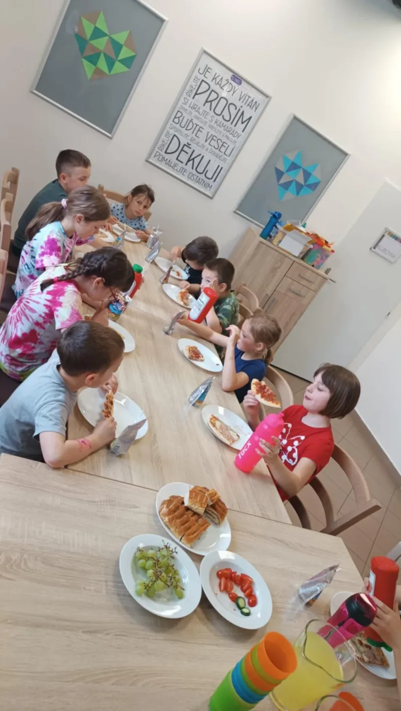 16. - 17. 5. 2025 Přespáčko s Výtvarkou