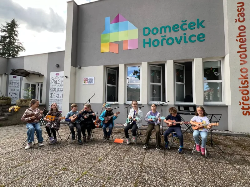 29. 5. 2025 Vystoupení kroužků Hra na kytaru a Hra na ukulele
