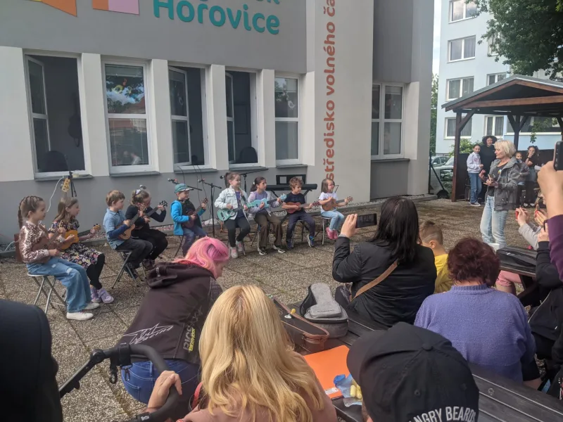 29. 5. 2025 Vystoupení kroužků Hra na kytaru a Hra na ukulele