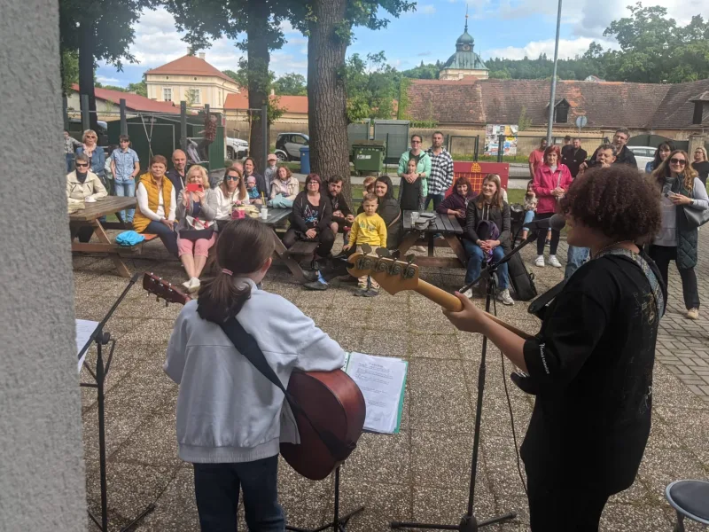 29. 5. 2025 Vystoupení kroužků Hra na kytaru a Hra na ukulele