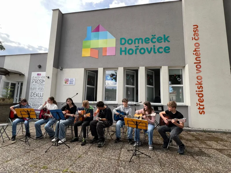 29. 5. 2025 Vystoupení kroužků Hra na kytaru a Hra na ukulele