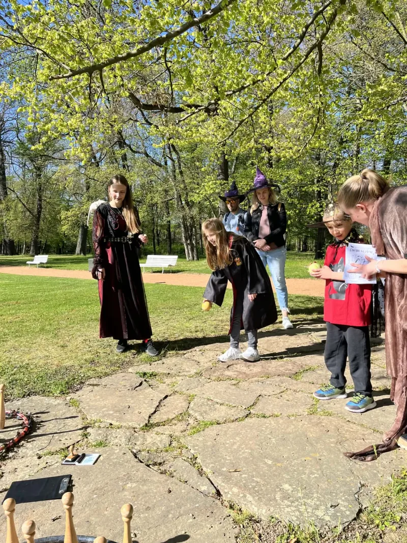 24. 4. 2026 Čarodky na zámku